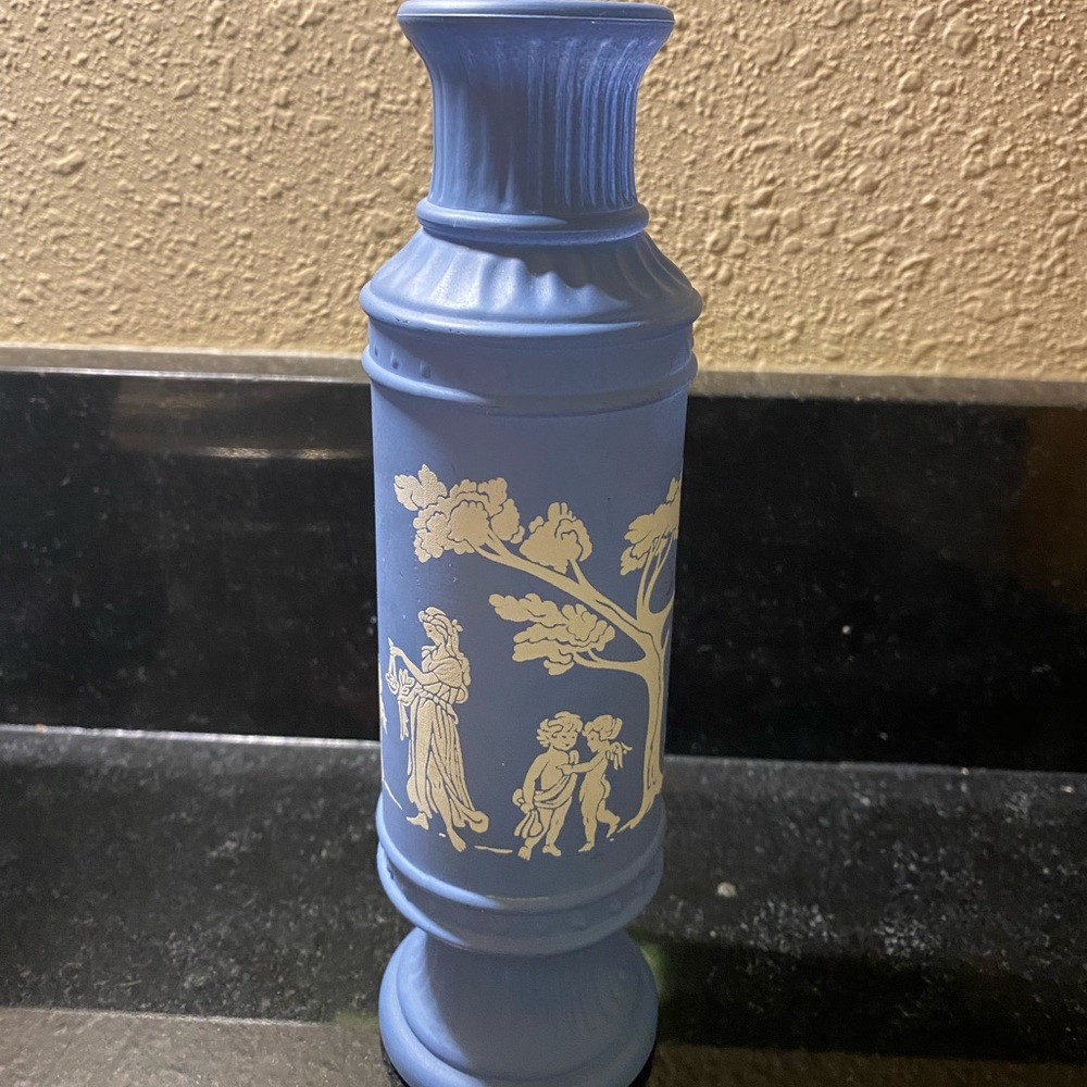 Avon perfume/cologne decanter bottle